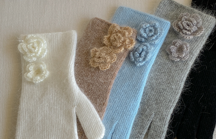 Finger Hole Flower Angora Gloves