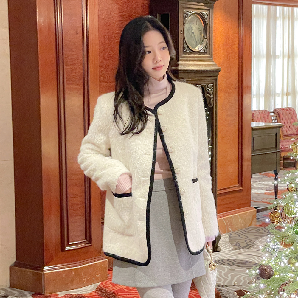 Color Combination Raund neck ODE Quilting Harp Jacket