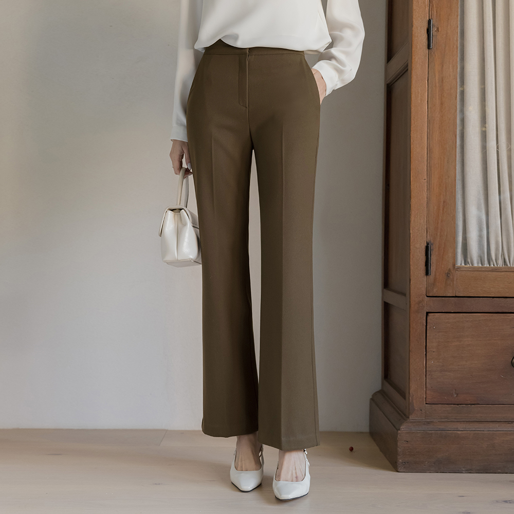 로운 Fleece Boot-Cut Slacks