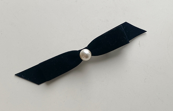 Romantic Pearl Point Suede 리본핀