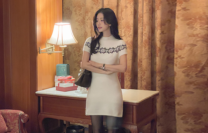 Half-Neck snowflake Wool Knit Mini Dress