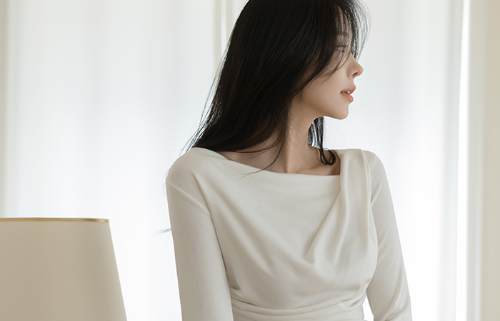 slender Unbalance Draping Napping Span T-shirt