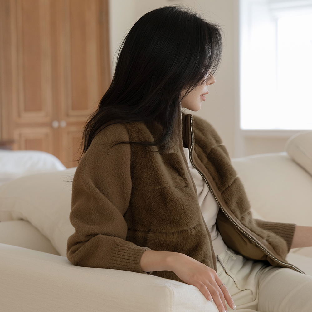 High-Neck Fake Fur Color Combination Zip up Cardigan