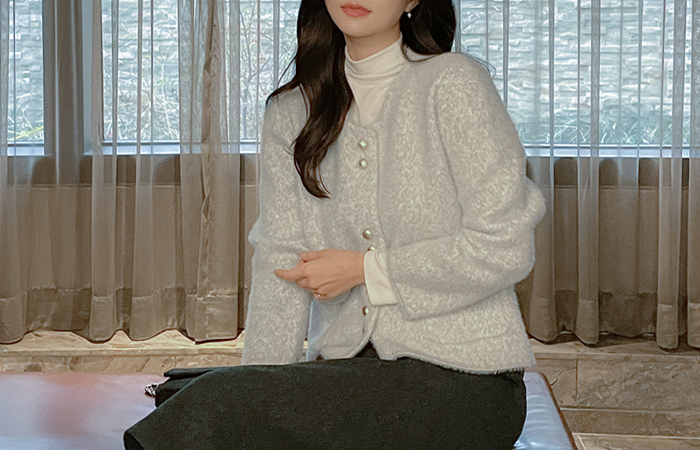 Snow Raund neck ODE Cardigan