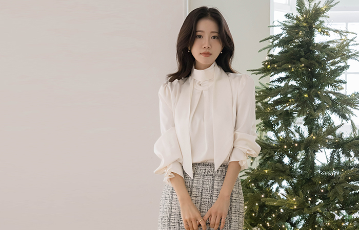 Feminine Tie Neck Pintuck Satin Blouse