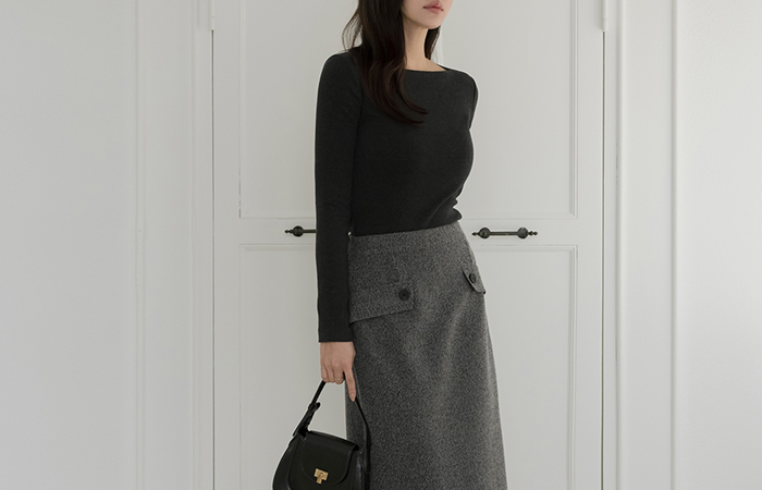 Wide Square Neck Span T-shirt