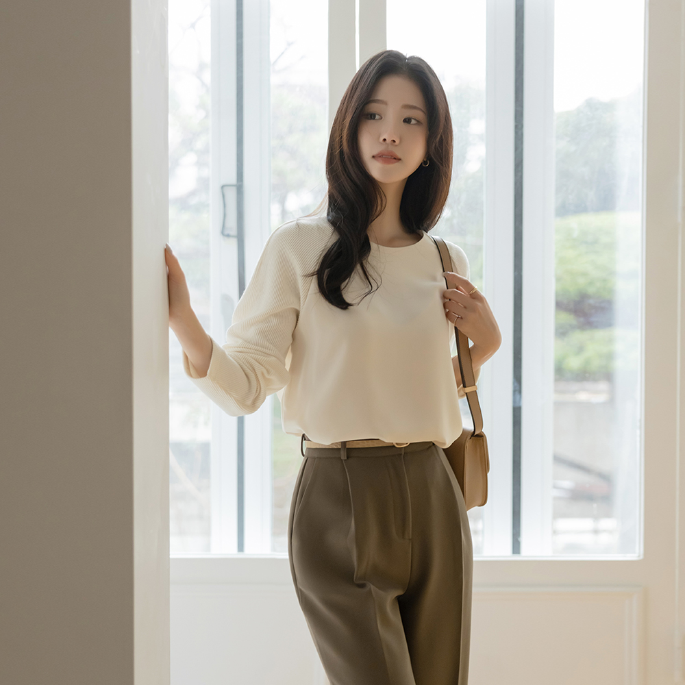 Raund neck Knit Color Combination Reglan Blouse