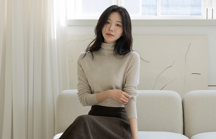 Lamb's Wool High-Neck Whole Garment Knit