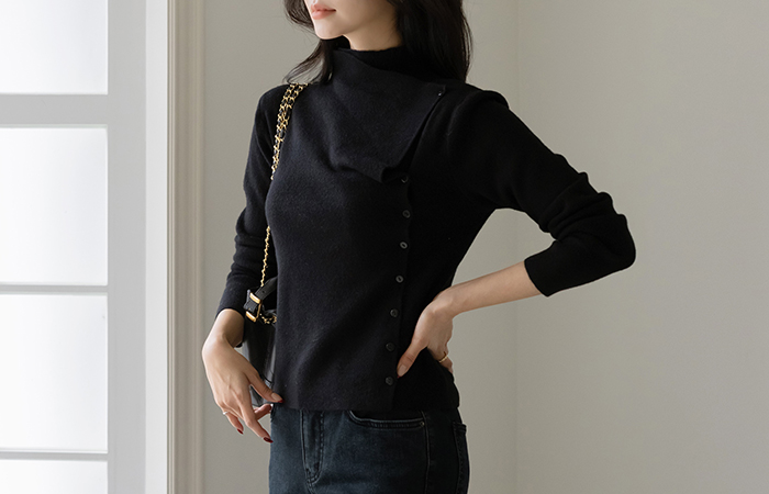 Diagonal Unbalance Button Wool Half-Highneck Knit