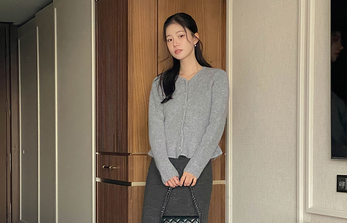 Raund neck Peplum Pearl Angora Cardigan