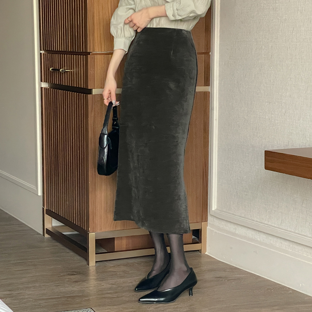 Velvet Slit H-line Long Skirt