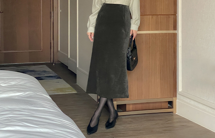 Velvet Slit H-line Long Skirt
