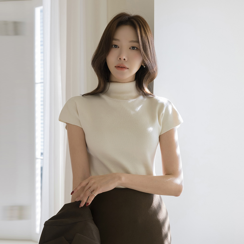 Modern Half-Neck Cap-Sleeves Knit