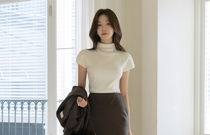 Modern Half-Neck Cap-Sleeves Knit