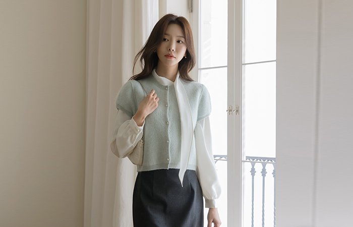 Pastel Raund neck Pearl Short-sleeve Knit Cardigan