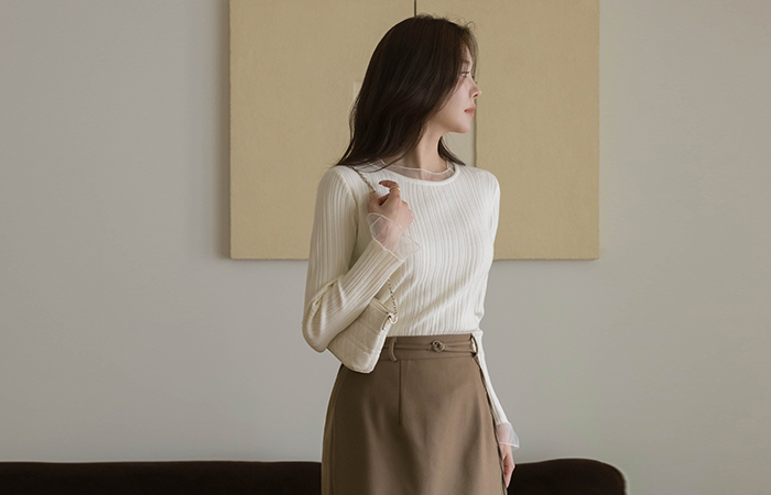 Juliet Raund neck See-through Color Combination Knit