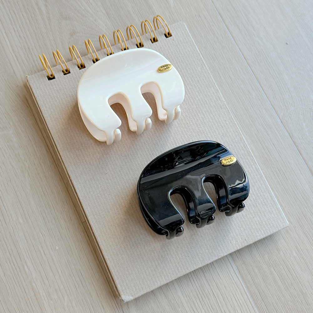 Daily Pendant Point Hair Clip