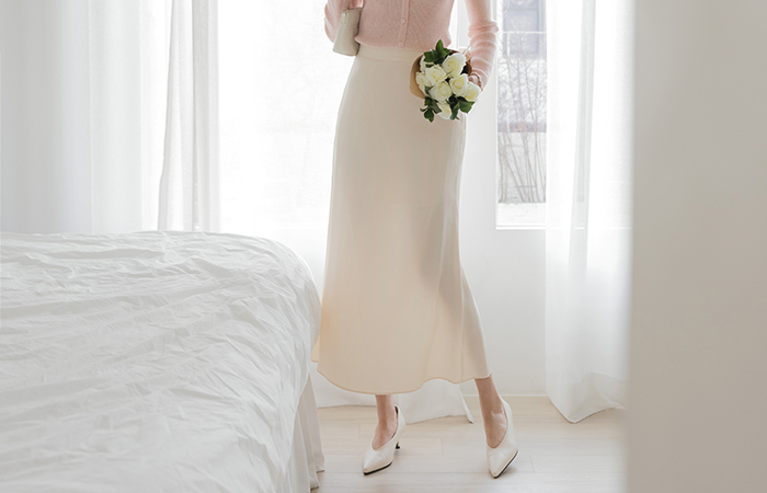 Shining Back Banding 내추럴핏 Skirt