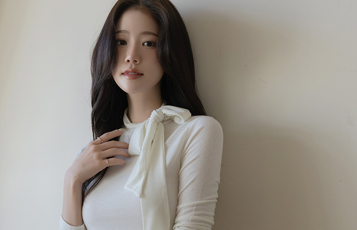 Tie Neck Tight Basic T-shirt