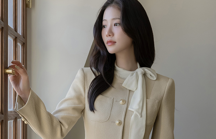 Raund neck Tweed pearl Set-up Jacket