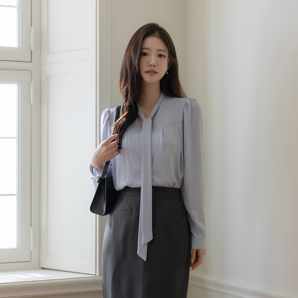 Olivia v Tie Neck Blouse