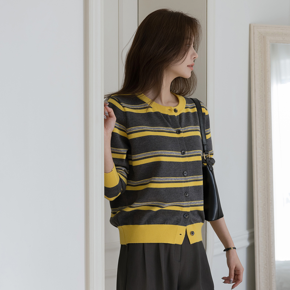 Raund neck Stripe Color Combination Knit Cardigan