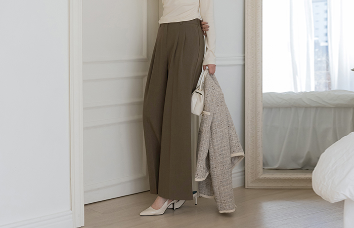 Ariel pintuck wide fit Back Banding Slacks