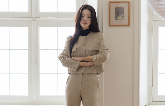 Raund neck Pocket Set-up Jacket