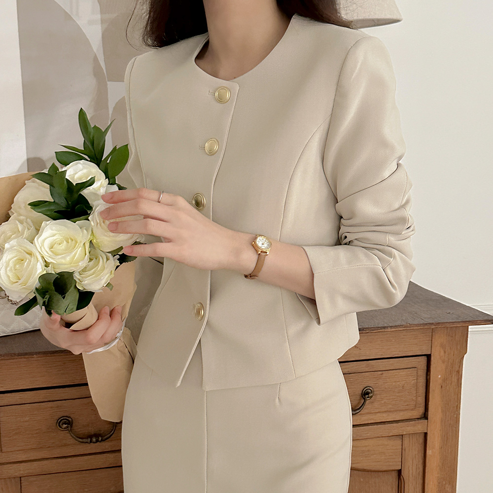 BB Raund neck Gold Button Set-up Jacket