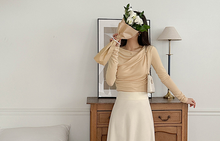 Diagonal Draping Shirring Span T-shirt