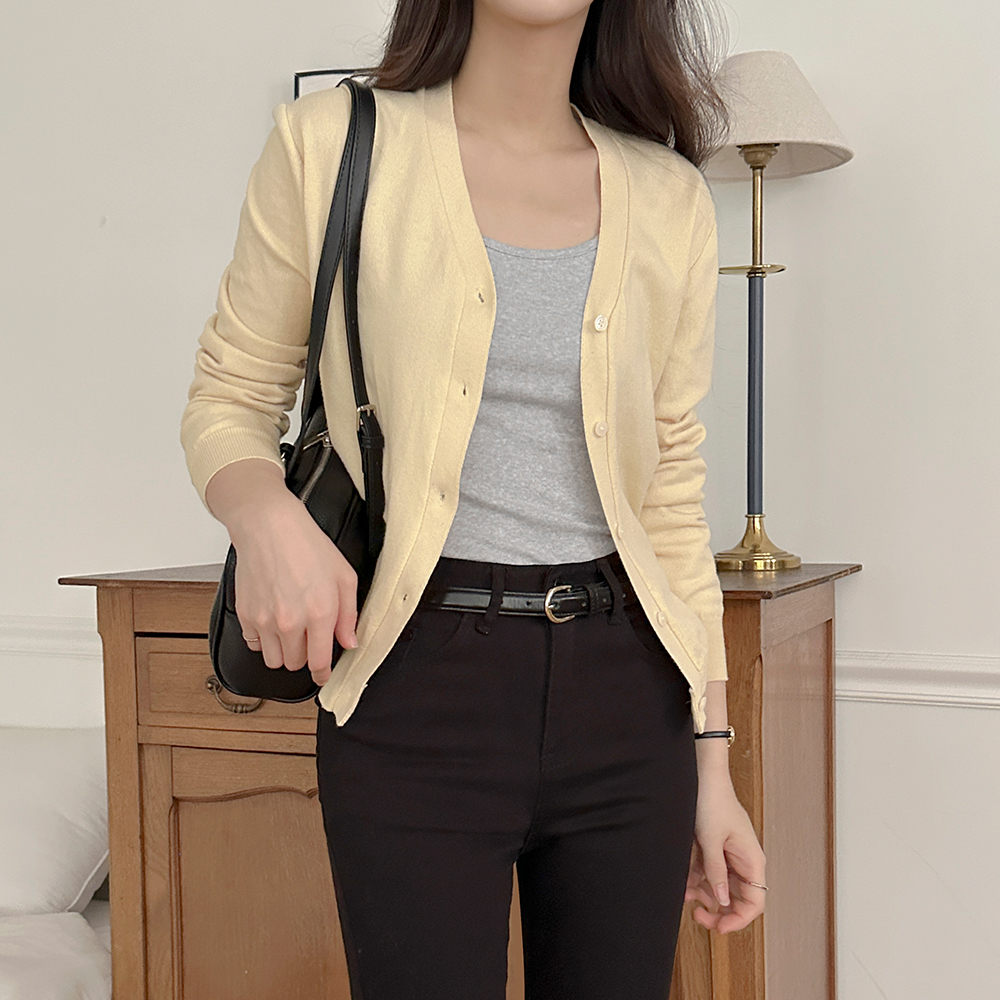 Color Point VNeck Knit Cardigan