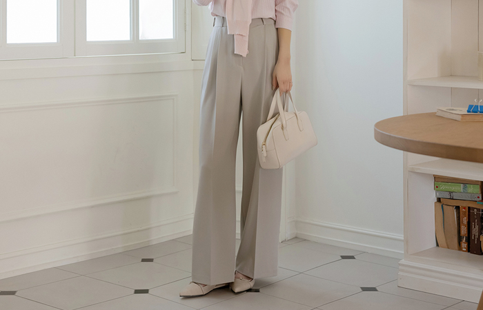 Modern 백비죠 wide fit Pintuck Slacks