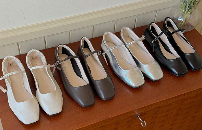 Square Toe Mary-Jane Shoes