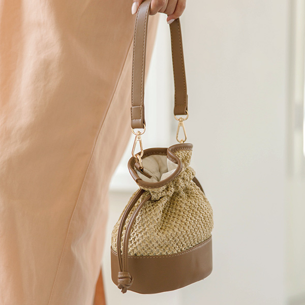 Color Combination Leather Rounding Mini Rattan bag