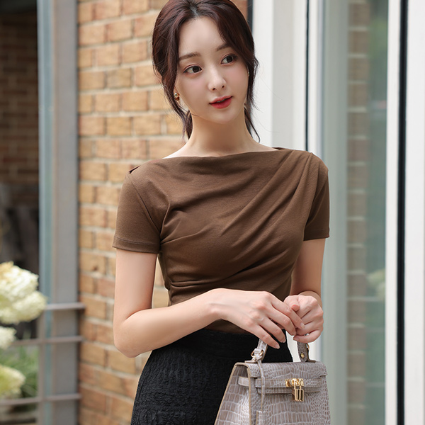 Unbalance Drape Shirring Cowl Neck T-shirt