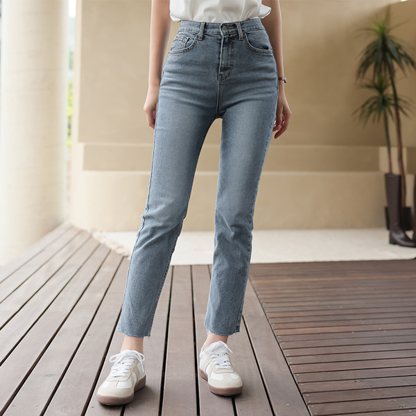 Four Seasons Basic Slim Straight Denim-Pants