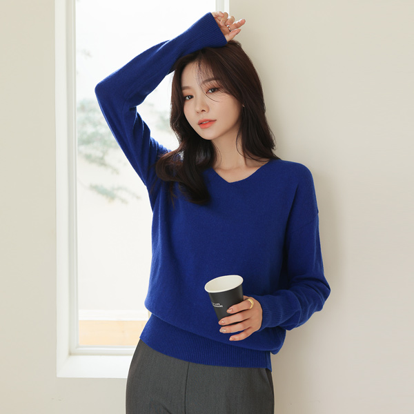 Color Point V-neck 소호 Wool Knit