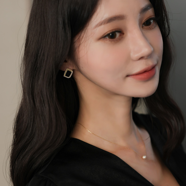 Black Square Gold Earring