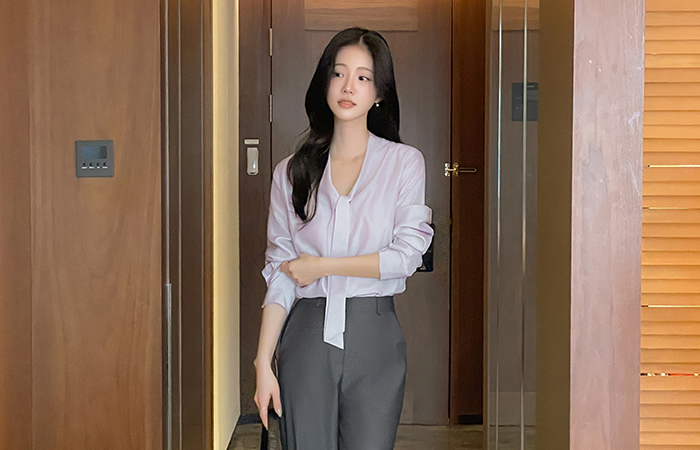 Tie Neck Glow Long-sleeve Blouse