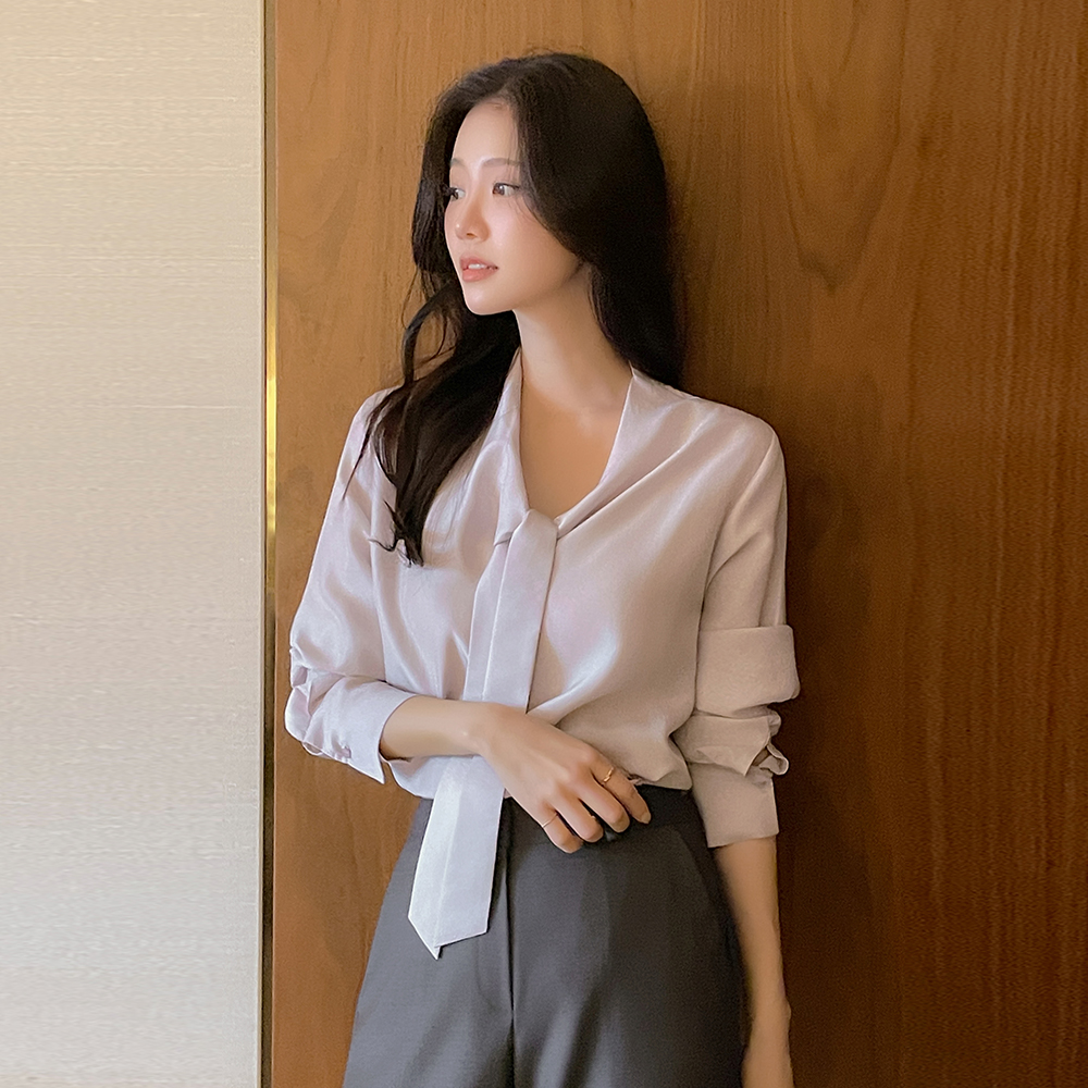 Tie Neck Glow Long-sleeve Blouse