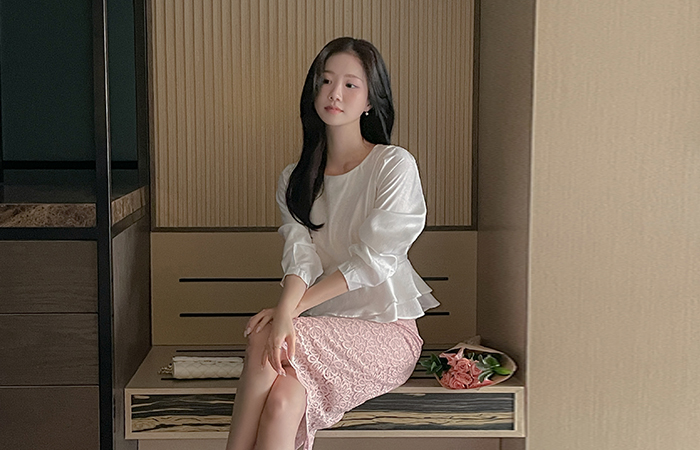 Raund neck Strap Belt Double Peplum Blouse