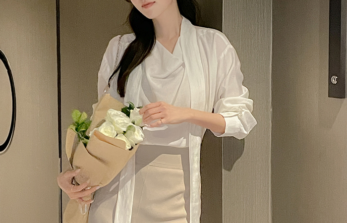 Draping Tie Neck Cutting Blouse