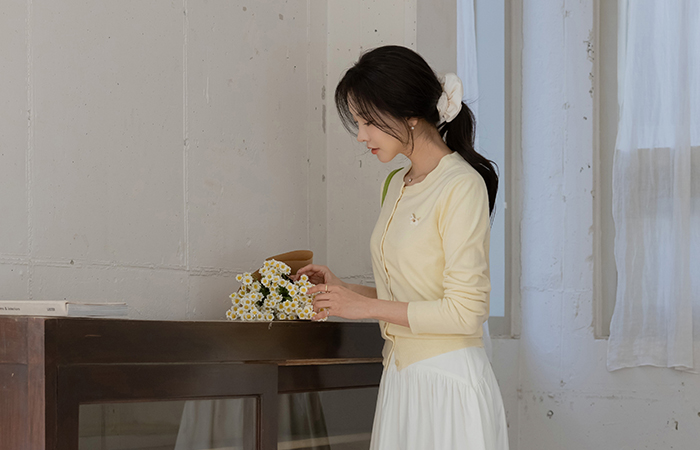 Pony Raund neck Patch Cardigan