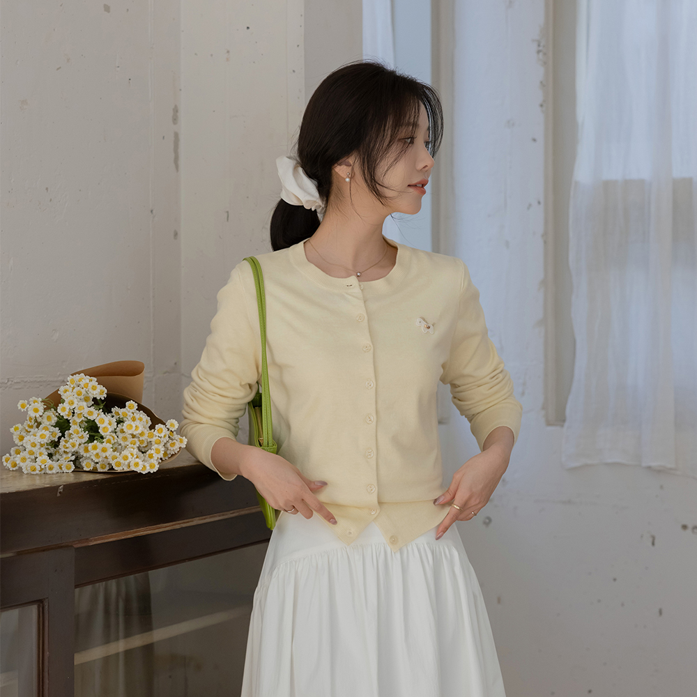 Pony Raund neck Patch Cardigan