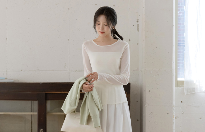 Tight Raund neck See-through T-shirt