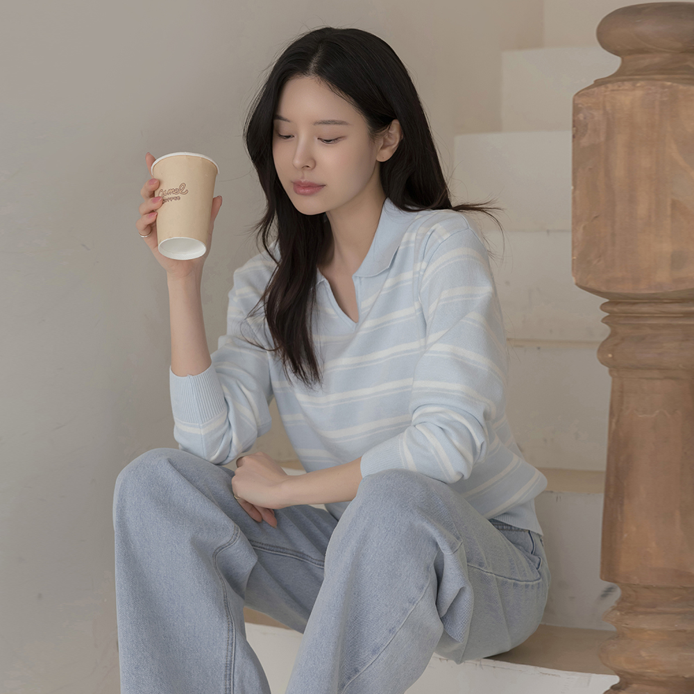 Candy Collar Cutting-Neck Stripe Knit