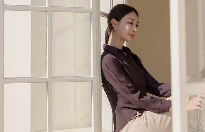 Open-Collar Office Peplum Blouse (Long-sleeve)