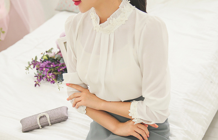 Marie-Ange Embroidery Lace Blouse