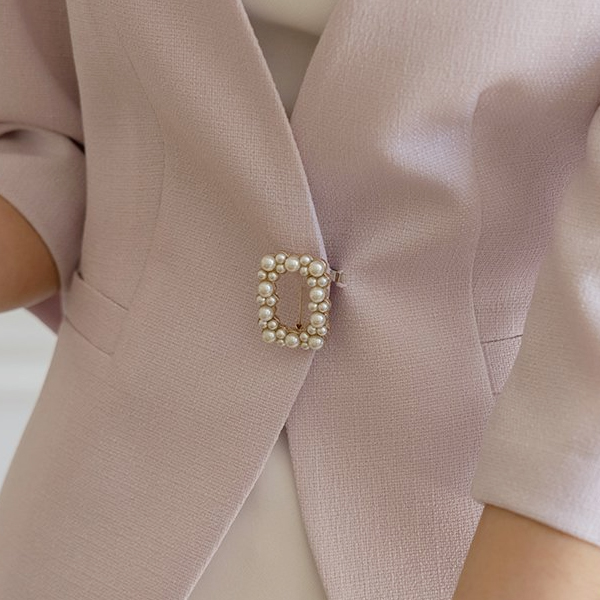 ODE Slim Summer Tweed Peplum Jacket_Brooch