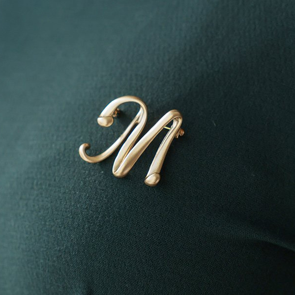 웨이브넥 Hems Tulip H-line Dress (napping lining)_Brooch